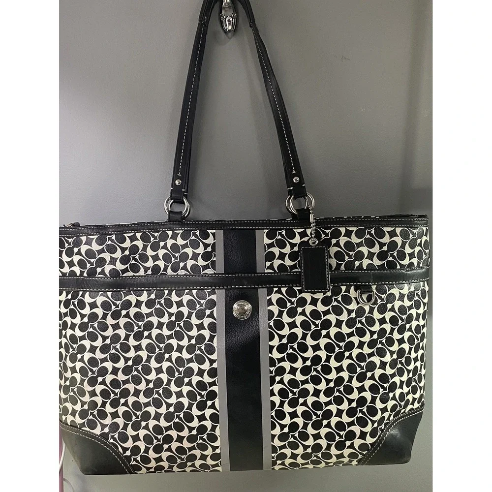 Coach Chelsea Leather Heritage Stripe Tote. White&Black. Needs Cleaning.12x20x4